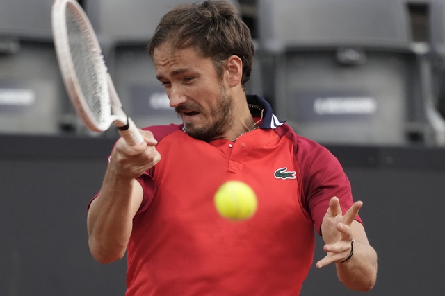 Giải quần vợt Italia mở rộng 2024: Andrey Rublev dừng bước tại vòng 3, Daniil Medvedev nhọc nhằn đi tiếp - Ảnh 2.