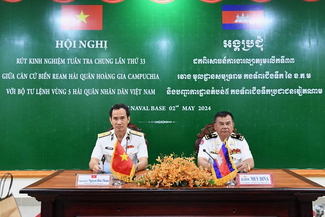 Hải quân Việt Nam-Campuchia rút kinh nghiệm tuần tra chung - Ảnh 2.