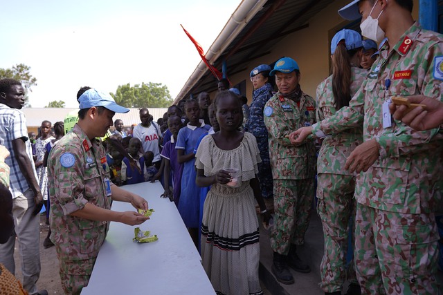 Hoạt động ý nghĩa của các bác sĩ quân y Việt Nam tại Nam Sudan - Ảnh 4.