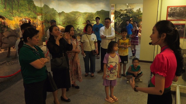 Bảo tàng Chiến thắng lịch sử Điện Biên Phủ: Địa chỉ đỏ giáo dục truyền thống cách mạng - Ảnh 5.