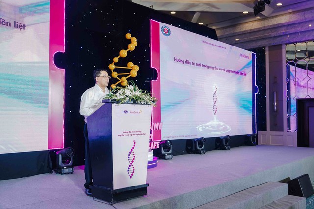 
Professor, PhD. Le Van Quang, Director of Vietnam National Cancer Hospital gave the opening speech at the conference
