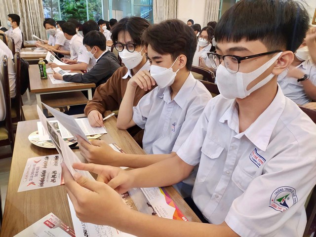 TP Hồ Chí Minh tổ chức khảo sát năng lực ngoại ngữ học sinh lớp 9 và 11. - Ảnh 1.