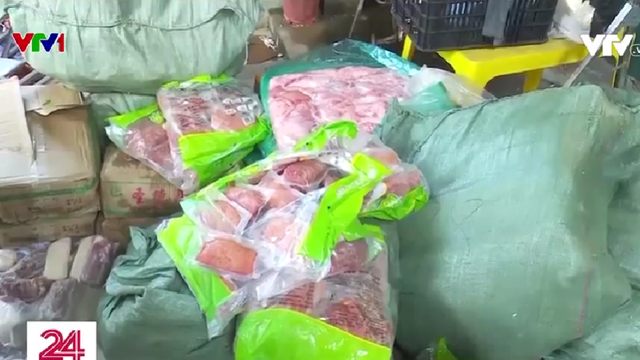 Phát hiện cơ sở cung cấp lườn ngỗng, nầm lợn bẩn cho quán ăn tại Hà Nội - Ảnh 1.