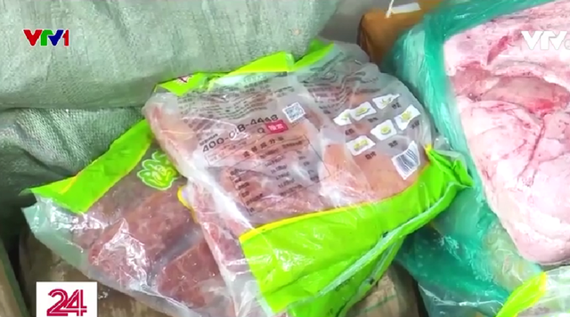 Phát hiện cơ sở cung cấp lườn ngỗng, nầm lợn bẩn cho quán ăn tại Hà Nội - Ảnh 2.