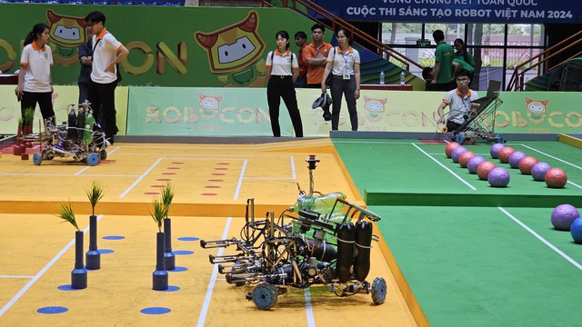 Robocon Việt Nam 2024: Sôi động buổi thử sân trước vòng sơ tuyển - Ảnh 14.