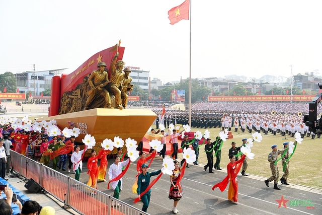 Tổng duyệt Lễ kỷ niệm 70 năm Chiến thắng Điện Biên Phủ - Ảnh 8.