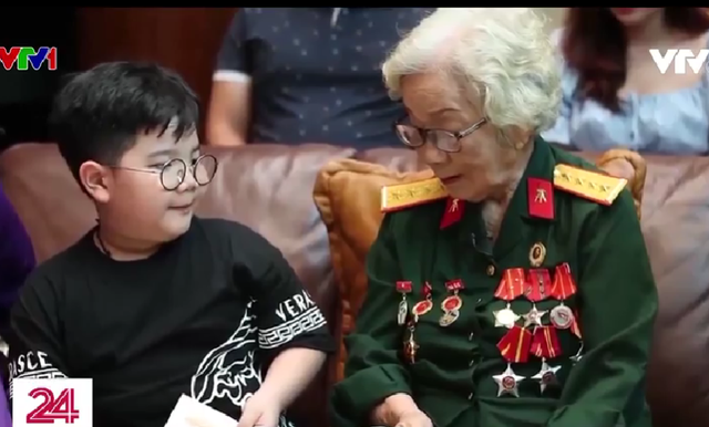 Kỷ niệm 70 năm Chiến thắng Điện Biên Phủ: Những người trẻ thắp lên tình yêu đất nước - Ảnh 1.