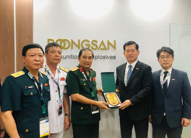 Việt Nam tham dự Triển lãm Quốc phòng an ninh Châu Á 2024 tại Malaysia - Ảnh 1.