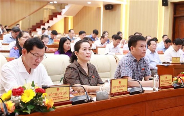 Bãi nhiệm chức vụ Chủ tịch UBND tỉnh Quảng Ngãi đối với ông Đặng Văn Minh - Ảnh 1.