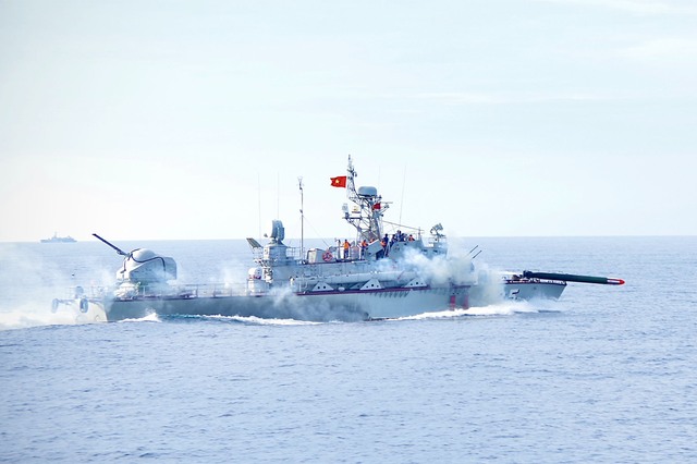 Hải quân nhân dân Việt Nam - 69 năm hành trình giữ biển - Ảnh 6.