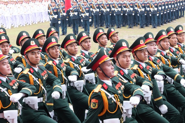 Những hình ảnh hào hùng của Lễ diễu binh, diễu hành kỷ niệm 70 năm Chiến thắng Điện Biên Phủ - Ảnh 3.