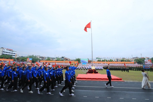 Những hình ảnh hào hùng của Lễ diễu binh, diễu hành kỷ niệm 70 năm Chiến thắng Điện Biên Phủ - Ảnh 15.