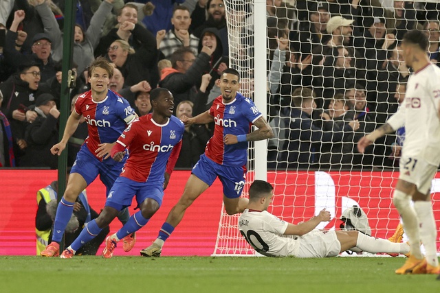 Manchester United thua sốc Crystal Palace - Ảnh 2.