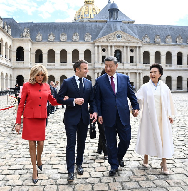 Đệ nhất phu nhân Trung Quốc Bành Lệ Viện thu hút công chúng khi tham gia các hoạt động tại Pháp - Ảnh 1.
