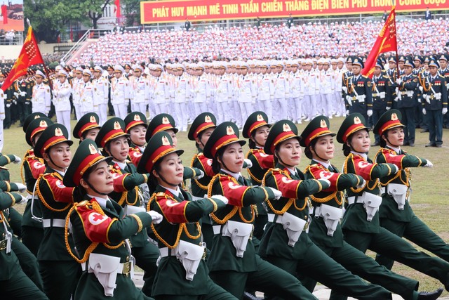 Những hình ảnh hào hùng của Lễ diễu binh, diễu hành kỷ niệm 70 năm Chiến thắng Điện Biên Phủ - Ảnh 4.