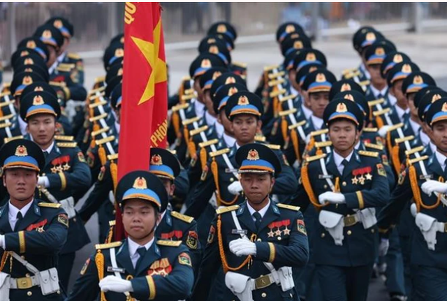Những hình ảnh hào hùng của Lễ diễu binh, diễu hành kỷ niệm 70 năm Chiến thắng Điện Biên Phủ - Ảnh 7.
