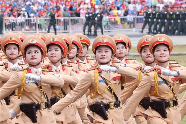 Những hình ảnh hào hùng của Lễ diễu binh, diễu hành kỷ niệm 70 năm Chiến thắng Điện Biên Phủ - Ảnh 4.