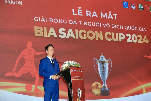 Hùng Dũng góp mặt tại lễ ra mắt giải bóng đá 7 người VĐQG 2024 - Ảnh 2.