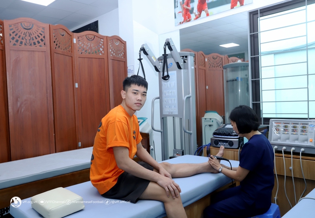 Tiền đạo Nguyễn Đình Bắc phục hồi nhanh sau chấn thương, có thể sớm trở lại thi đấu  - Ảnh 2.