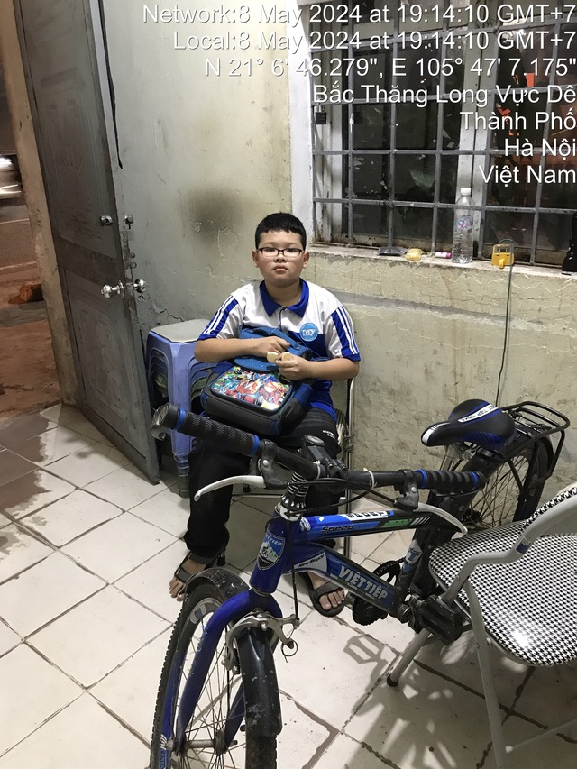 Bé trai đi lạc từ Vĩnh Phúc xuống Hà Nội được CSGT kịp thời hỗ trợ - Ảnh 2.