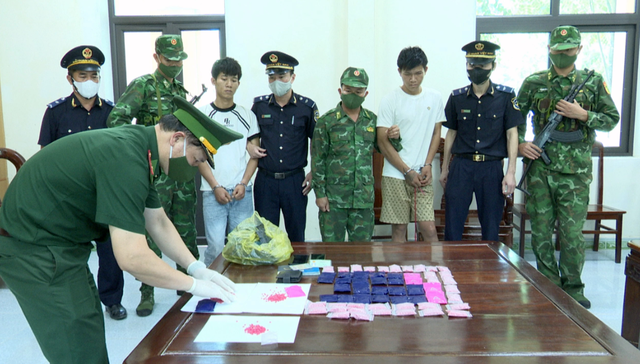 Bắt 2 đối tượng vận chuyển ma túy từ Lào về Việt Nam - Ảnh 1.