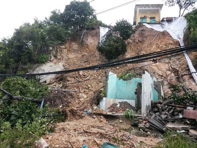 A house destroyed in Quang Ninh Province by landslide recently (photo: Dan Tri)