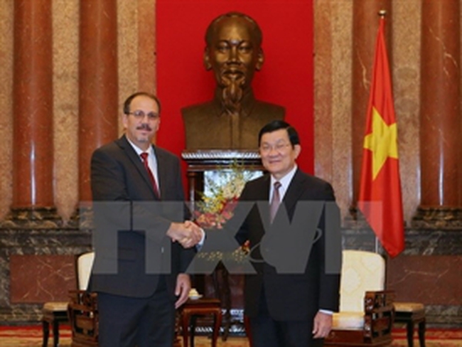 President Truong Tan Sang receives Special Envoy of Cuban President Alejandro Castro Espin (Source: VNA)