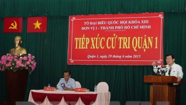 President Truong Tan Sang speaking at a meeting with voters in Districts 1, Ho Chi Minh City (Photo: VNA)