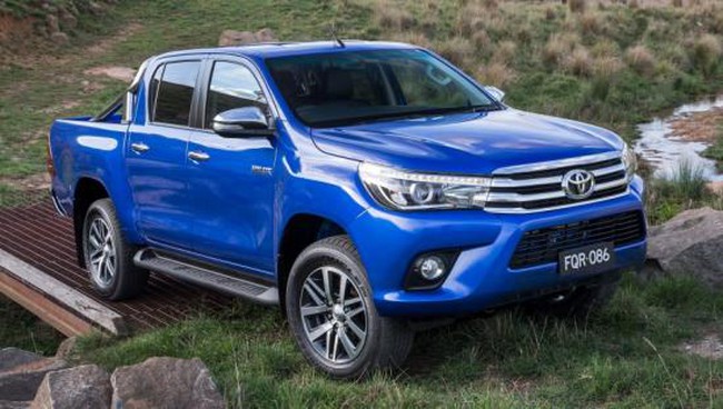 Đánh giá Toyota Hilux 30AT 2015 Vượt lên khái niệm xe bán tải