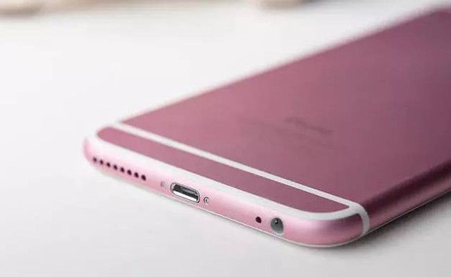 Khám phá chiếc iPhone 6S màu hồng thật đáng yêu và sang trọng! Với tông màu này, chiếc điện thoại của bạn sẽ nổi bật hơn và trở thành một phần của phong cách thời trang của bạn. Hãy xem hình ảnh để cảm nhận sự đẹp đẽ của chiếc iPhone 6S màu hồng.