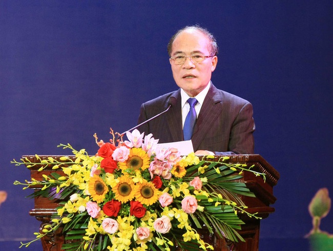 Chairman Nguyen Sinh Hung at the grand meeting (Photo: Thong Nhat/TTXVN)