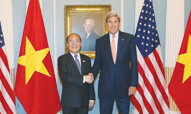 National Assembly Chairman Nguyen Sinh Hung meets US Secretary of State John Kerry yesterday in Washington, D.C. (Source:VNA/VNS)