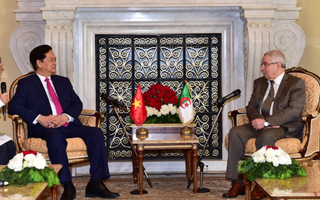 PM Nguyen Tan Dung meets with Algerian PM (Photo: VGP/Nhat Bac)