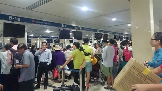 Screens at Tan Son Nhat International Airport are shut down after the hacking happened ​July 29 afternoon (Photo: VNA)