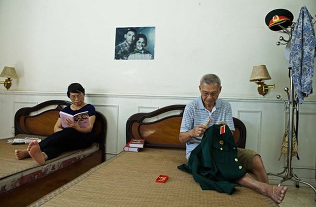 Photo “The bedroom of General Huy” by photojournalist Tran Viet Van (Photo: laodong.com.)