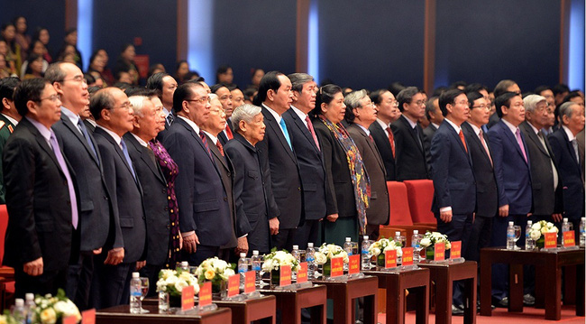 Party and State leaders attend the 70th anniversary of National Resistance Day in the National Convention Center in Ha Noi on December 18, 2016. Photo:VGP
