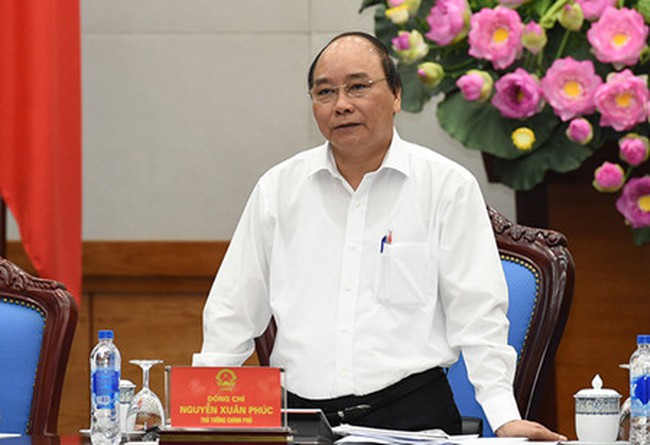 Prime Minister Nguyen Xuan Phuc chaired the monthly government meeting for April. (Photo: sggp.org.vn)