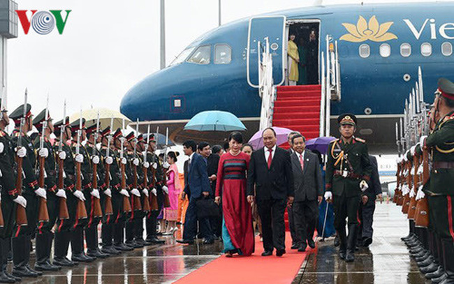 PM Nguyen Xuan Phuc on his visit to Laos