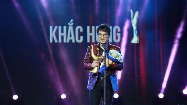Musician Khac Hung was honoured with the ‘Musician of the Year’ and the ‘Producer of the Year’ awards.