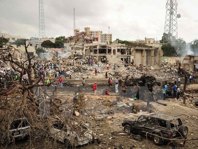 The scene of the terrorist bombing in Mogadishu capital on October 14 (Photo: AFP/VNA)