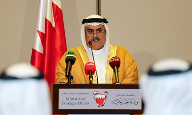Với việc mở rộng quan hệ đối ngoại và tăng cường hợp tác kinh tế, Qatar và Bahrain đang là những quốc gia có tiềm năng phát triển mạnh mẽ trong tương lai. Với những nỗ lực đó, chúng ta có thể cùng nhau chia sẻ niềm vui và thành công của hai quốc gia. Cùng chiêm ngưỡng cờ của Qatar và Bahrain để hiểu thêm về văn hóa phong phú và tiềm năng phát triển của đất nước này.
Translation: With the expansion of foreign relations and increased economic cooperation, Qatar and Bahrain are countries with strong potential for future development. With these efforts, we can share the joys and successes of these two nations together. Let\'s admire the flags of Qatar and Bahrain to learn more about their rich cultures and potential for development.