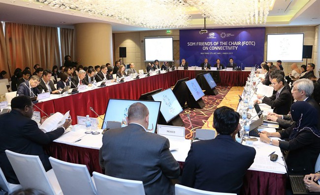 Participants said the Asia-Pacific Economic Cooperation (APEC) Forum should have a long-term vision and Việt Nam has put forth various initiatives to help the forum keep its right track.—VNA/VNS Photo Doan Tan
