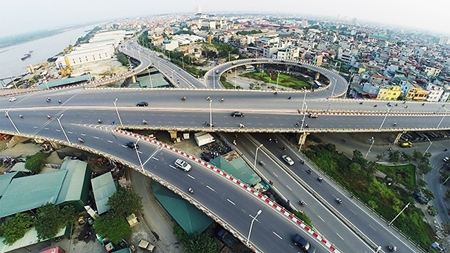 Vinh Tuy Bridge