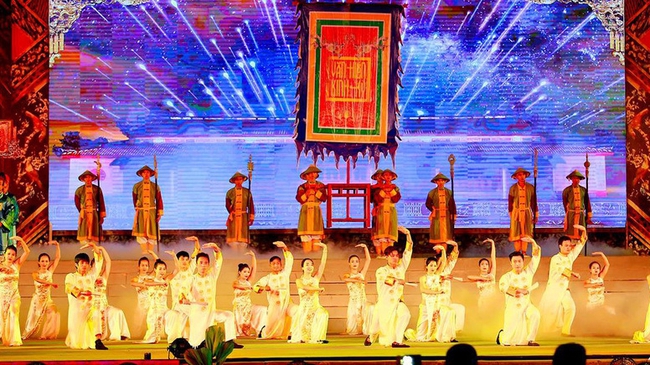 A performance at the Hue Festival