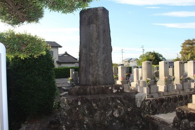 The memorial stele of doctor Asaba Sakitaro. (Photo: VNA)