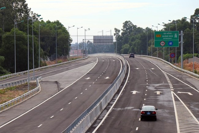 Da Nang - Quang Ngai Expressway is over 139.2km long and traverses Da Nang, Quang Nam and Quang Ngai (Photo: VNA)