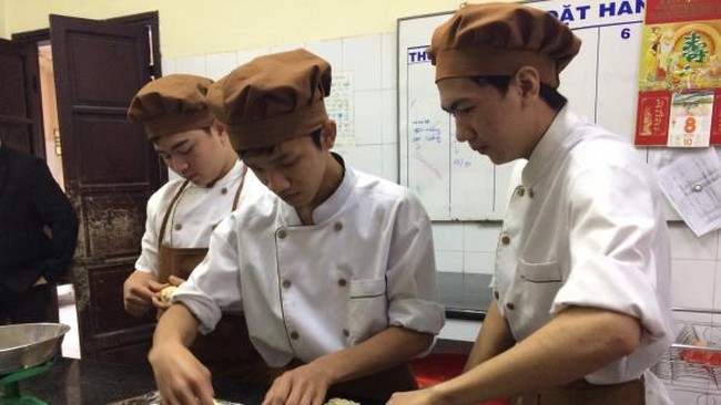 Youths taught to bake in Thua Thien-Hue province - Illustrative image (Source: phap.fr)