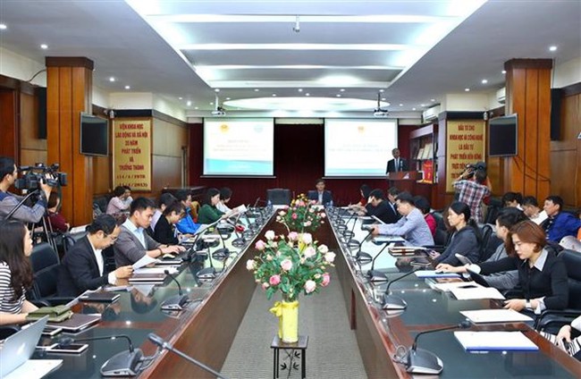 At the event to announce the Ministry of Labour, Invalids and Social Affairs (MoLISA)'s updates on the country’s labour market, Report No.16 for the fourth quarter of 2017 in Hanoi on March 15 (Photo: VNA)