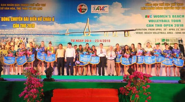 The Asian Volleyball Confederation (AVC) Women’s Beach Volleyball Championship kicked off in the Mekong Delta city of Can Tho on April 20 (Photo: VNA)
