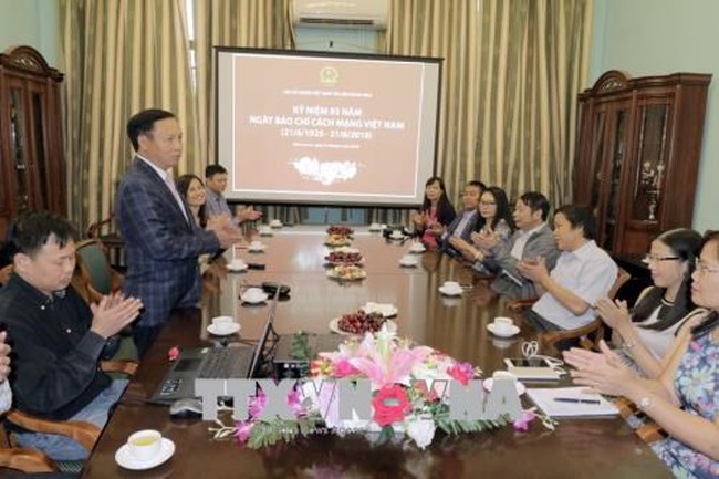 Vietnamese Ambassador to Russia Ngo Duc Manh speaks at the meeting (Photo: VNA)